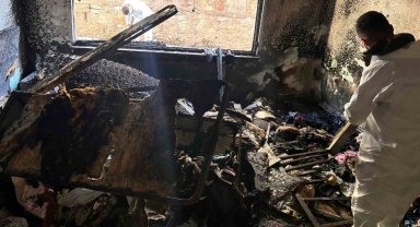 Yangında hasar görev ev temizlendi