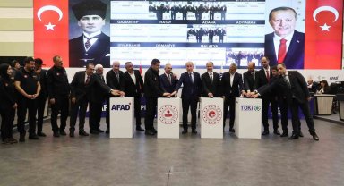 Yapımı tamamlanan 24 bin 812 konutun kura çekimi AFAD'da gerçekleştirildi