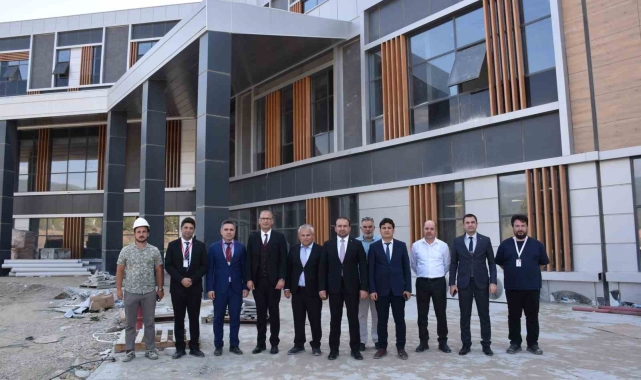 Yeni Çine Devlet Hastanesi, hizmet için gün sayıyor