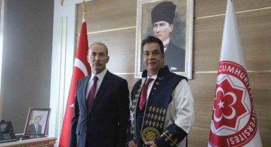 Yeni Rektör Şengönül görevi devraldı