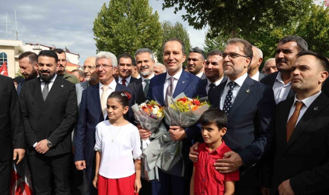 Yeniden Refah Partisi Genel Başkanı Erbakan: "Milli Görüş belediyeciliği demek önce ahlak ve maneviyat demektir"