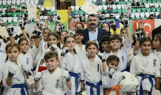Yıldırımlı karatecilerden 50 madalya