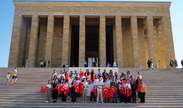 Yılmaz'dan gençlere Ankara gezisi