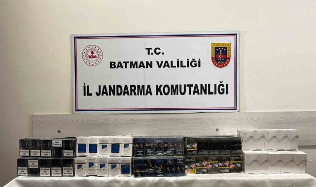 Yolcu minibüsünde kaçak sigara sevkiyatı jandarmaya takıldı