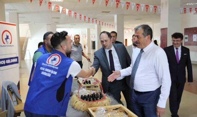 Yöresel ürünleri ikram ettiler