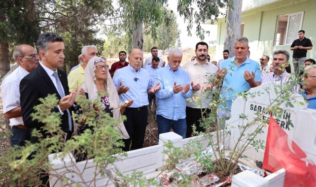 Yüreğir ilçesinin kurucu Belediye Başkanı Sabahattin Eşberk mezarı başında anıldı