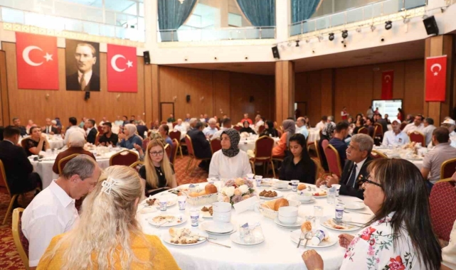 Yüreğir'de gaziler onuruna yemek verildi