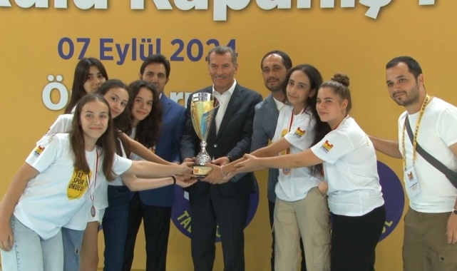 Zeytinburnu'nda Yaz Spor Okulları Öğrencileri düzenlenen törenle mezun oldu