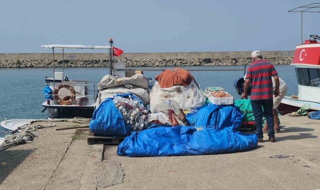 Zonguldak'ta balıkçılar dört günde 100 ton palamut avladı