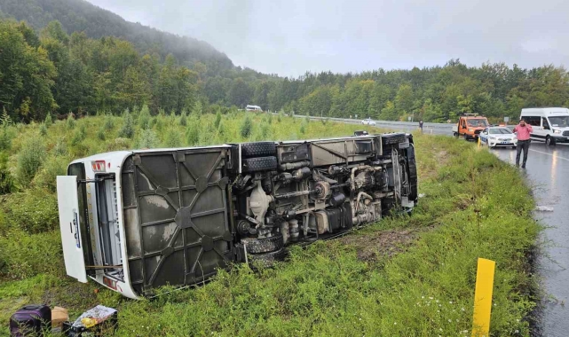 Zonguldak'ta yolcu midibüsü devrildi: 9 yaralı