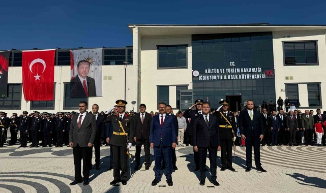 29 Ekim Cumhuriyet Bayramı çelenk sunma töreni düzenlendi