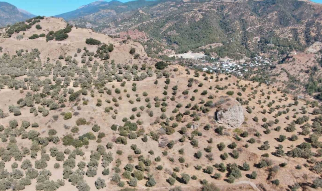 3 bin yıllık tarihi kentteki tiyatro ve stadyum gün yüzüne çıkmayı bekliyor