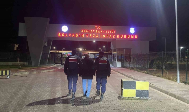 4 yıl 2 ay hapis cezasıyla aranan şahsı jandarma yakaladı