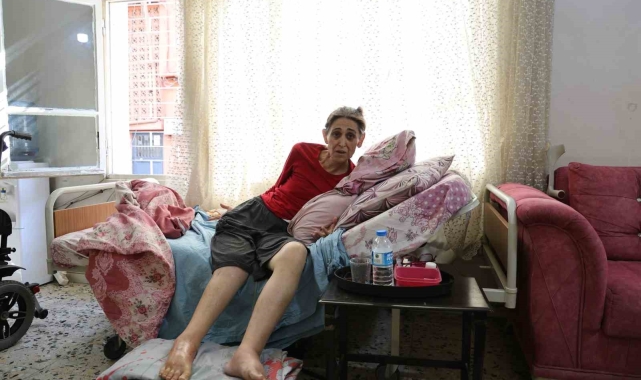 49 yaşındaki kadın kemik erimesi nedeniyle 37 kez ameliyat oldu ama sağlığına kavuşamadı