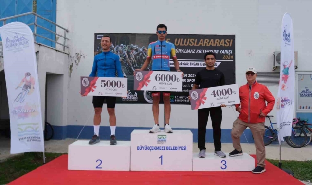 5. Uluslararası Ali Hüryılmaz Bisiklet Yarışı'nda sporcular nefesleri kesti