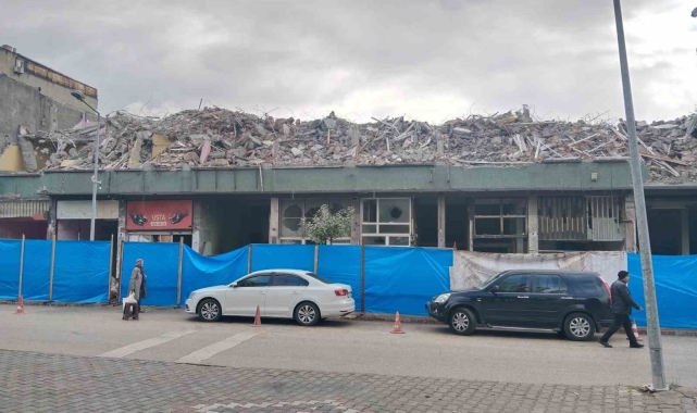 64 yıllık sendika binasının yıkımına başlanıldı
