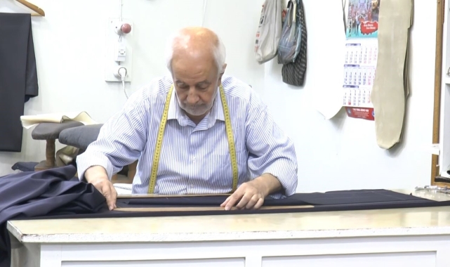 70 yaşındaki terzi Cemal ustanın meslek aşkı hayran bırakıyor