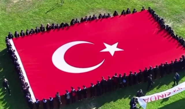 7'den 70'e binlerce kişi Cumhuriyet için koştu