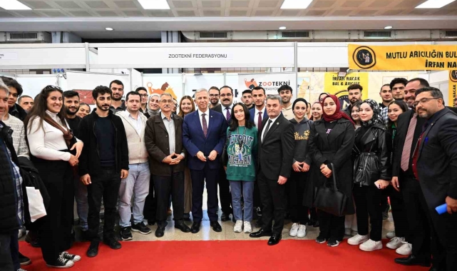 ABB Başkanı Yavaş, "Başkent Arıcılık Zirvesi"ne katıldı