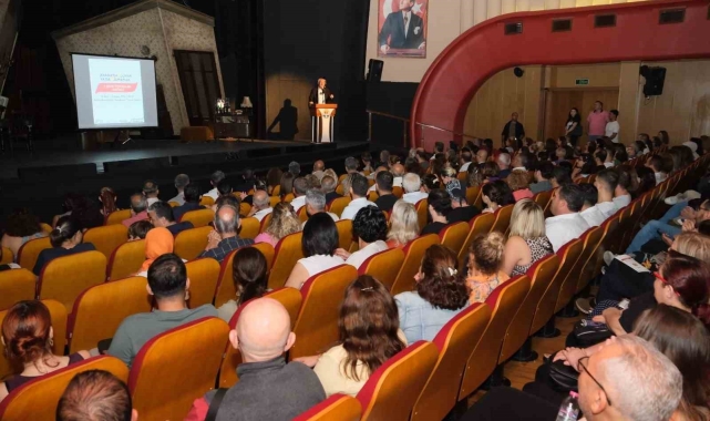 Adana Büyükşehir Belediyesi 9. Şehir Tiyatroları Festivali başladı.