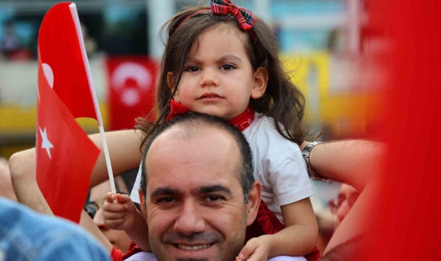 Adana'da Cumhuriyet'in 101. yılı coşkuyla kutlandı