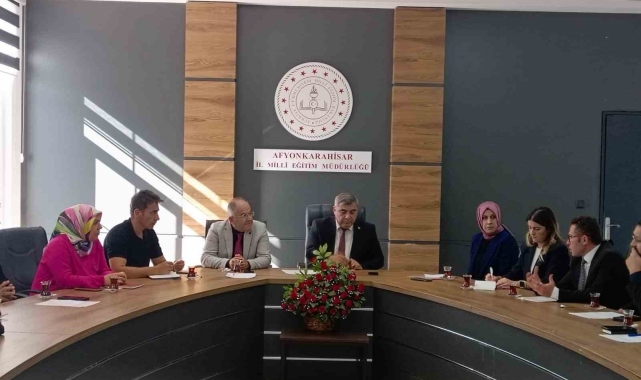 Afyonkarahisar'da eğitimdeki yeni modelle ilgili toplantı