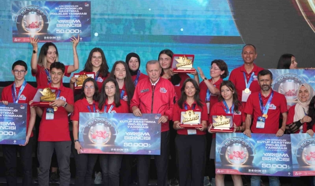 Afyonkarahisarlı öğrencilerinden TEKNOFEST'te büyük başarı