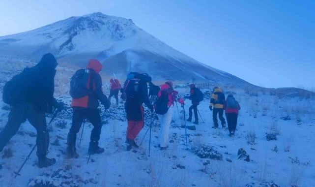 Ağrı Dağı zirvesinde "Cumhuriyet" coşkusu