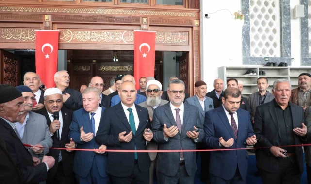 Ağrı Merkez Cami resmi olarak hizmete açıldı