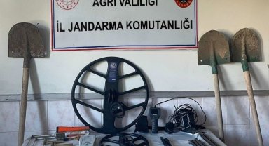 Ağrı'da kaçak kazı yapan 11 kişi yakalandı