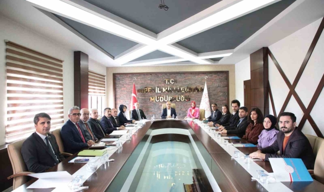 Ağrı'da "Okulum Beni Bekler" projesiyle eğitime devam eden öğrenci sayısı artıyor