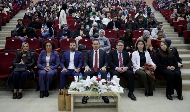 AİÇÜ'de bağımlılıkla mücadele oryantasyon eğitimi düzenlendi