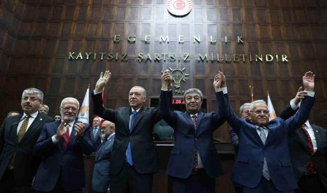 AK Parti Grup Toplantısına katılan Büyükkılıç; Ataş'ı tebrik etti