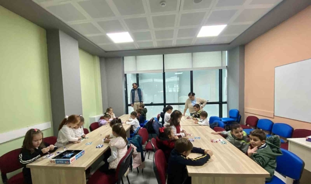 Akıl ve zeka oyunları geliştiriyor
