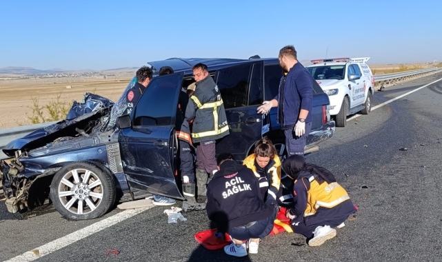 Aksaray'da cip ile kamyonet çarpıştı: 3 yaralı