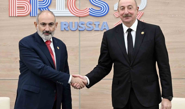 Aliyev ile Paşinyan, Rusya'da barış sürecini görüştü