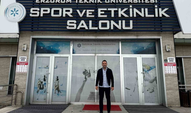 Alkışlar Doç. Dr. Murat Turan'a