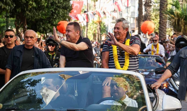 "Altın Portakal Film Festivali" geleneksel kortejiyle başladı