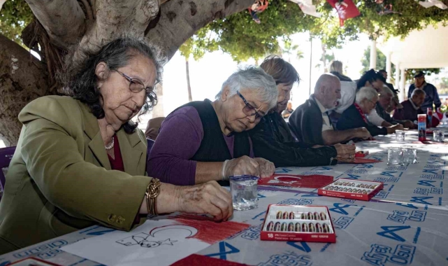 Alzheimer hastaları Cumhuriyet Bayramı'nı kutladı