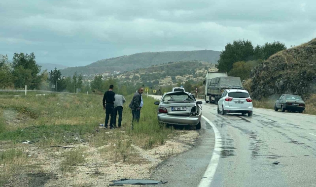 Ankara'da maddi hasarlı zincirleme trafik kazası