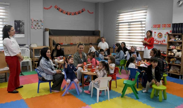Anne Baba Çocuk Merkezi'nde minikler, ilk mezuniyet sevinci yaşadı