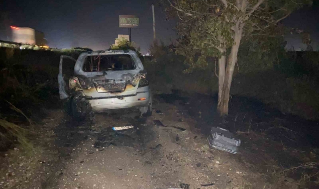 Araç içerisine dökülen benzin alev aldı, cip küle döndü