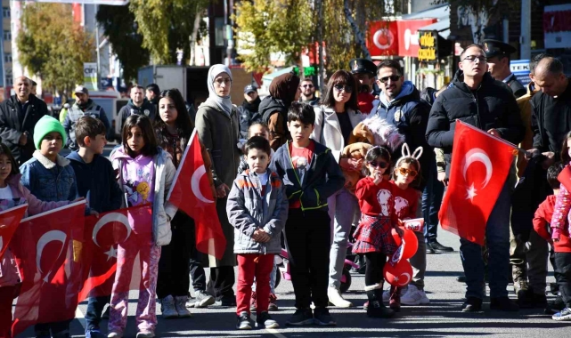 Ardahan'da Cumhuriyetin 101. yaşı coşkuyla kutlandı