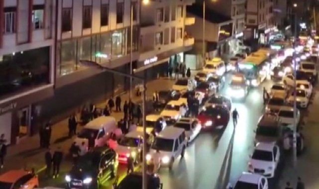 Arnavutköy'de sirenli, abartı egzozlu düğün konvoyu trafiği kapattı: O anlar kamerada