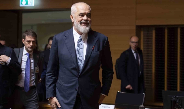Arnavutluk, AB'ye katılım müzakerelerinde ilk faslı açtı