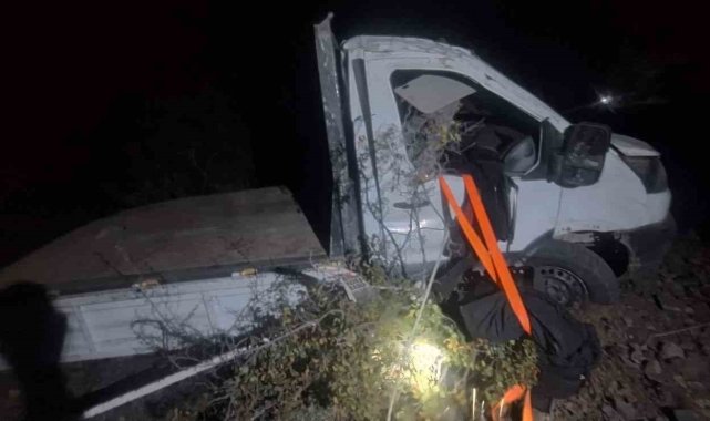 Artvin'de kamyonet uçuruma yuvarlandı: 2 ölü, 2 yaralı