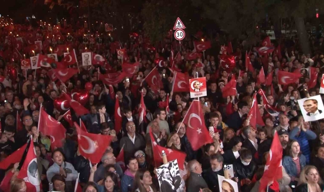 Ataşehir'de Cumhuriyet'in 101. yaşı coşkuyla kutlandı