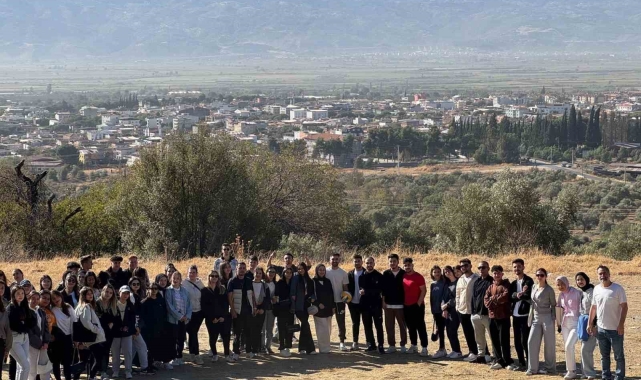 Atça'da öğrencilerden doğa yürüyüşü