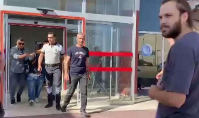 Ayvalık'ta Atatürk anıtına balyozla çıkan zihinsel engelli şahıs linç edilerek hastanelik oldu