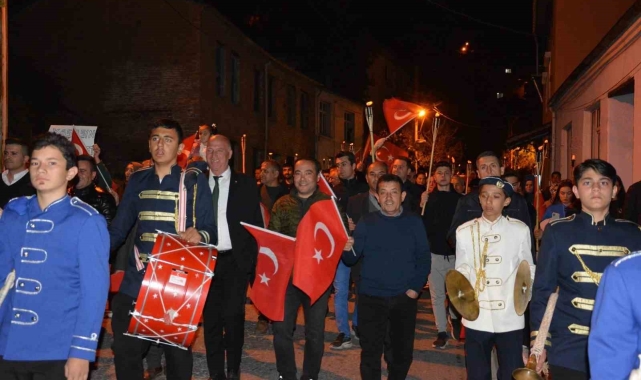 Babadağ'da Cumhuriyet coşkusu fener alayıyla taçlandı